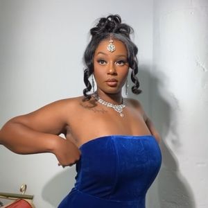 Meet your Posher, Pascha